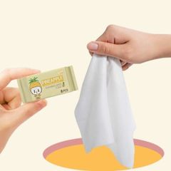Set 8 Gói Khăn giấy ướt mini dễ thương bỏ túi tiện lợi (Màu ngẫu nhiên) (TH153)