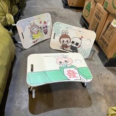 Bàn học 3d có ngăn để cốc, để bút, ipad (Màu ngẫu nhiên) (TH194)