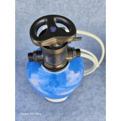 Bộ Vỏ Cột Lọc Nước Composite 817 chứa vật liệu lọc nước.