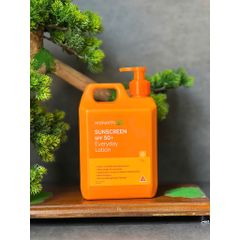 Kem Chống Nắng Phổ Rộng Bảo Vệ Da Của Úc Woolworths Sunscreen SPF 50+ Everyday Lotion 1 lít