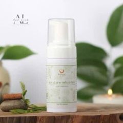 Dung dịch vệ sinh phụ nữ trầu không hương thảo Escoco Vietnam 100ml.
