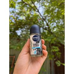 Lăn khử mùi Nivea Men Black & White Invisible Fresh dành cho nam giới hàng Úc