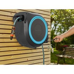 Bộ vòi tưới treo tường dây cuốn tự động 35m Gardena 18630-20