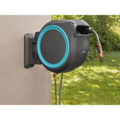 Bộ vòi tưới treo tường dây cuốn tự động 35m Gardena 18630-20