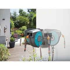 Bộ vòi tưới cây treo tường dây cuốn tự động 15m Gardena 08022-20