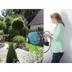 Bộ vòi tưới cây treo tường dây cuốn tự động 15m Gardena 08022-20
