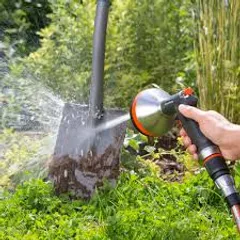 Bộ vòi tưới cây treo tường dây cuốn tự động 15m Gardena 08022-20