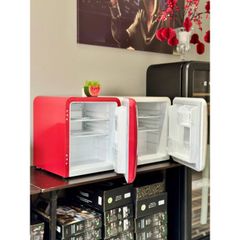 Tủ lạnh mini retro HCK BC-46R 48L màu đỏ cánh kín