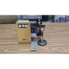 DẠO CẠO ƯỚT DÀNH CHO NAM GILLETTE LABS KÈM HỘP ĐỰNG MẦU GOLD 736699
