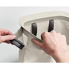Thùng Đựng Đồ Giặt 2 Ngăn Có Quai Xách Joseph Joseph 50020 Tota 90L Màu Kem