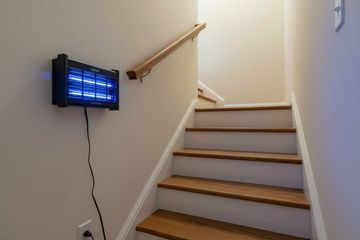 Đèn diệt côn trùng LUMI-20W - Thiết bị diệt muỗi và ruồi an toàn cho gia đình, thu hút hiệu quả trong không gian 80m²