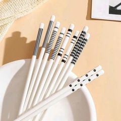 Hộp 5 đôi đũa sứ trắng phong cách Nhật Bản (TH303)