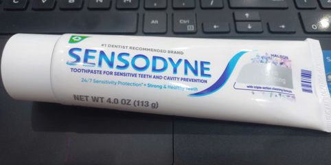Kem Đánh Răng Sensodyne Extra Whitening 113g không vỏ hộp- Giảm ê buốt, Trắng răng, Hương bạc hà, Nhập khẩu Mỹ