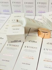 Kem chống nắng D'Alba UV Essence Waterfull Tone up