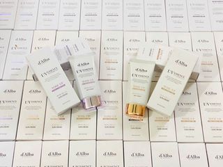 Kem chống nắng D'Alba UV Essence Waterfull Tone up