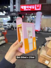Kem chống nắng 𝐂𝐍𝐏 𝐓𝐨𝐧𝐞-𝐔𝐩 𝐏𝐫𝐨𝐭𝐞𝐜𝐭𝐢𝐨𝐧 𝐒𝐮𝐧 𝟒𝟐+++ 50ml + 31ml