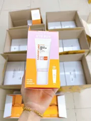 Kem chống nắng 𝐂𝐍𝐏 𝐓𝐨𝐧𝐞-𝐔𝐩 𝐏𝐫𝐨𝐭𝐞𝐜𝐭𝐢𝐨𝐧 𝐒𝐮𝐧 𝟒𝟐+++ 50ml + 31ml