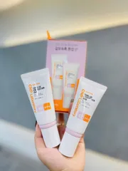 Kem chống nắng 𝐂𝐍𝐏 𝐓𝐨𝐧𝐞-𝐔𝐩 𝐏𝐫𝐨𝐭𝐞𝐜𝐭𝐢𝐨𝐧 𝐒𝐮𝐧 𝟒𝟐+++ 50ml + 31ml