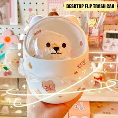 Thùng Rác Mini, Giỏ Đựng Rác Để Bàn Có Nắp Mini Tặng Kèm Sticker (Màu ngẫu nhiên) (TH445)