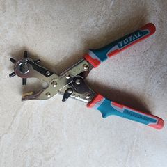(T17) Kềm Đục Lỗ Da TOTAL THT33526 Trợ Lực 30% – 6 Cỡ Lỗ 2.5-5mm, Bấm Êm Xuyên Da Dày 2mm