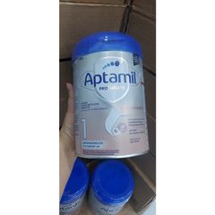 Sữa APTAMIL bạc sẵn các số cho bé từ sơ sinh giúp bé dễ hấp thụ sắt, canxi, vitamin, protein và khoáng chất