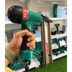 (T17) Máy bắn đinh thẳng dùng hơi chính hãng DCA AF50 (đinh 5cm) – Bắn mạnh, nhanh, chuẩn từng phát