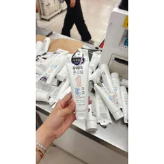 KEM DƯỠNG DA CHÂN DAISO 100ML