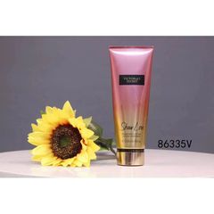 SỮA DƯỠNG THỂ VICTORIA SECRET SHEER LOVE 236ml
