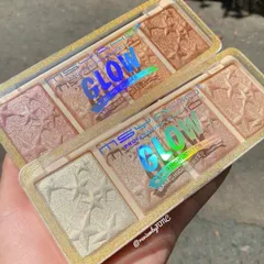 Má hồng Bắt sáng ánh nhũ Crystal Glow