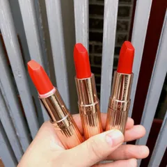 Son thỏi Holdlive Tone đỏ siêu mịn giữ lâu