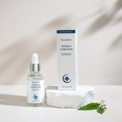 Pharmaform Hydra 5 Serum dưỡng ẩm và Pro-Vitamin B5, giúp hỗ trợ duy trì độ ẩm cho da, mang lại làn da mềm mại, căng mịn .