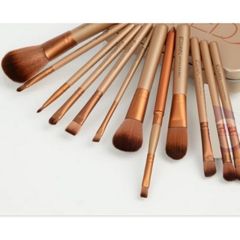 Bộ cọ trang điểm  gồm 12 cây, đủ đáp ứng cho trang điểm cá nhân 760075