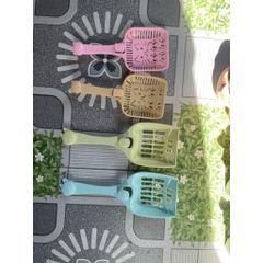 Xẻng nhựa xúc cát mèo
