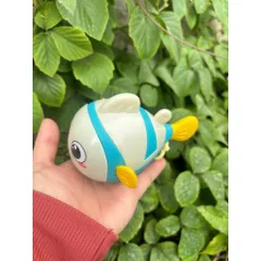 Đồ chơi nhựa cá chạy bánh xe có đèn, không pin