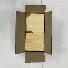 Hộp nhử mối, bên trong có chứa gỗ tẩm đường thu hút mối, dùng chung với thuốc diệt mối PMC90DP