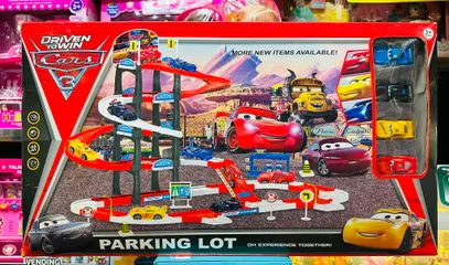 Đồ Chơi Lắp Ghép Mô Hình Bãi Đỗ Xe Ô Tô Cars McQueen Có Đường Trượt Xoắn Ốc 553-123