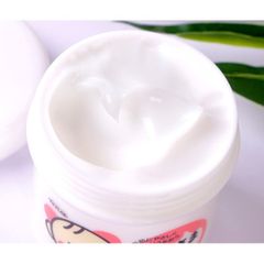 Kem Nẻ OKOSAMA TO-PLAN Chống Nứt Nẻ Da, Dưỡng Ẩm, công thức dịu nhẹ giúp bổ sung độ ẩm, làm mềm dịu da, ngăn ngừa tình trạng da khô, nứt nẻ, bong tróc do bị mất nước vào những ngày trời lạnh, khô.