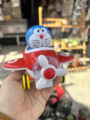 Đồ chơi nhựa Doremon lái máy bay