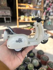 Đồ chơi nhựa - Xe vespa chạy trớn