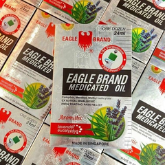 Dầu gió trắng con ó 2 nắp Eagle Brand Medicated Oil 24ml Mỹ set 12 chai/hộp lớn