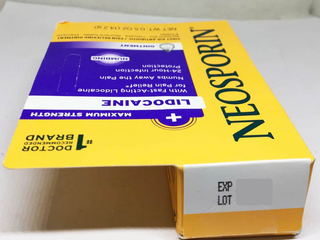 Tuýt kem mỡ kháng viêm, xoa dịu nhanh Neosporin Lidocaine Ointment 14.2g