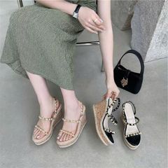 (THANH LÝ HÀNG LẺ SIZE) Dép Sandal Đế Xuồng Hở Mũi Đinh Tán Thời Trang AG19
