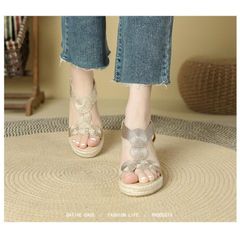 (FORM CHUẨN) Dép Đế Xuồng Đi Du Lịch Tăng Chiều Cao Êm Chân AG55