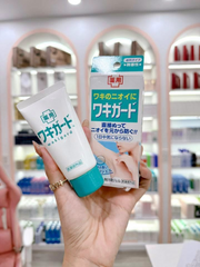 Lăn khử mùi Kobayashi Nhật Bản dạng gel 50g - Giúp se khít lỗ chân lông, làm mềm da và khử mùi lâu dài, lành tính cho mọi loại da.