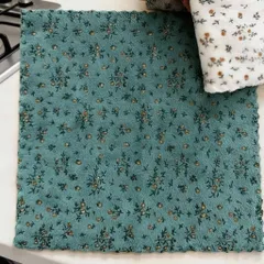 Combo 4 Khăn Lau Vệ Sinh Bếp Đa Năng 30cm – Sợi Microfiber Siêu Thấm, Họa Tiết Hoa Cỏ Decor Xinh Xắn