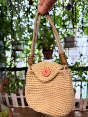 Túi xách mini làm thủ công bằng len dùng để đựng đồ hoặc treo trang trí