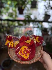 Túi lì xì bằng len làm thủ công dùng để đựng tiền lì xì hoặc treo trang trí lễ TẾT