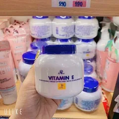Kem Dưỡng Ẩm Vitamin E Thái Lan nắp xanh Siêu Dưỡng ẩm hủ 200g