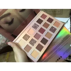 Bảng phấn mắt hoa hồng 18 màu Beauty nội địa Trung