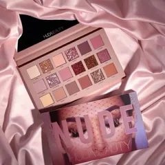 Bảng phấn mắt hoa hồng 18 màu Beauty nội địa Trung